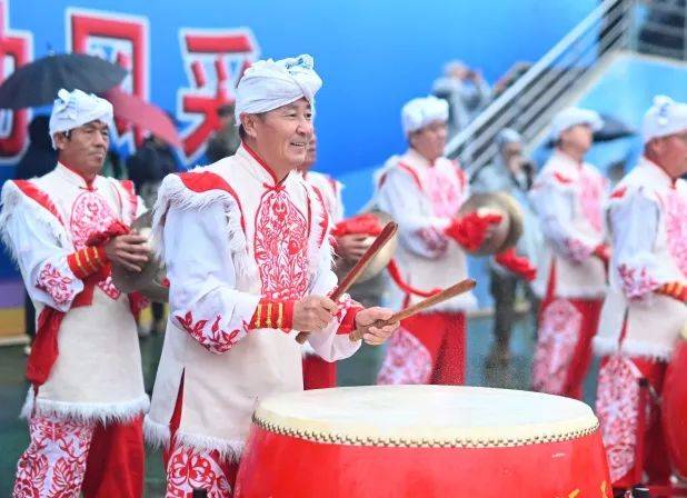 军大运动会雨中硬核开幕!