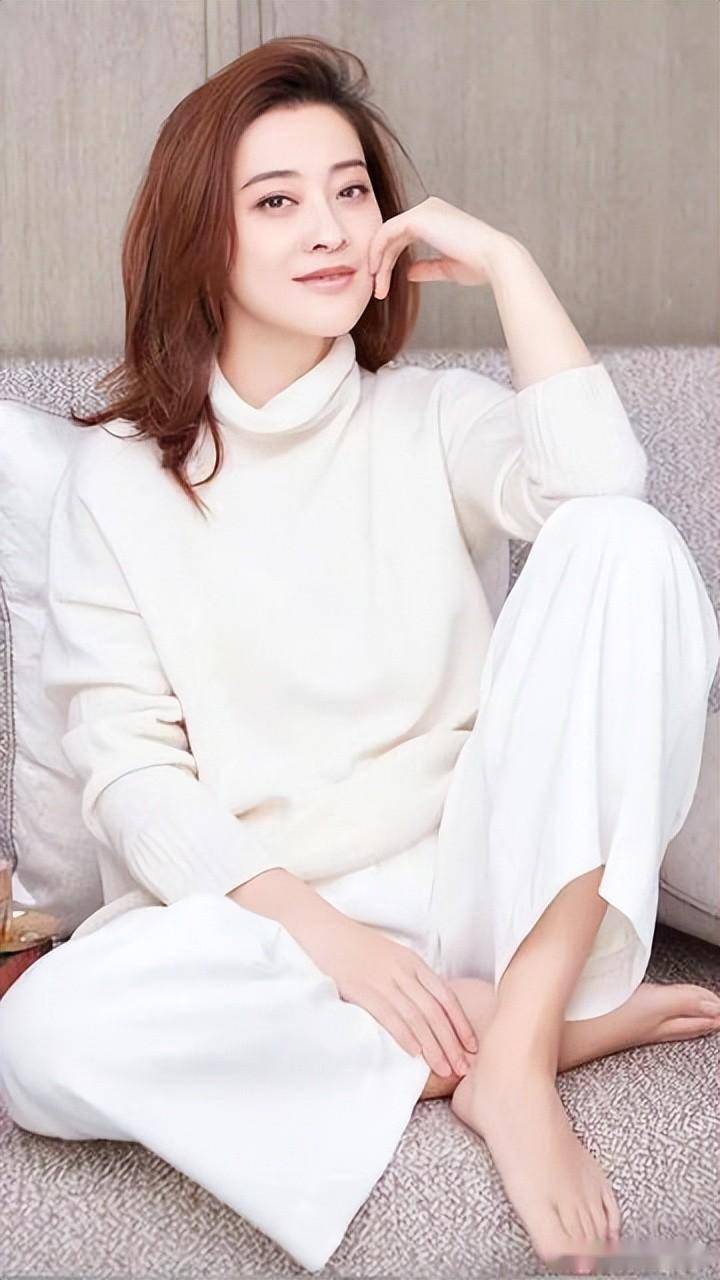 10位越老越有韵味的女星,江珊的温柔,梅婷的大方,小花们比不了