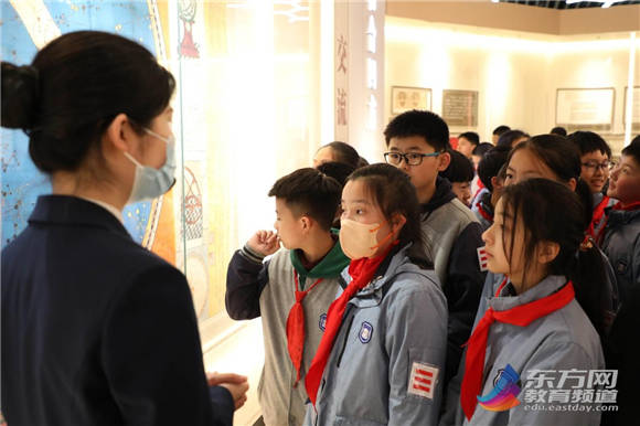 华阴小学五年级社会实践——走进上海市档案馆:探寻城市记忆 感受时代