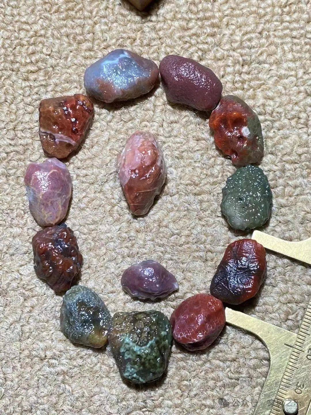 戈壁滩随处能捡到的玛瑙石,各种品种你都认识么?