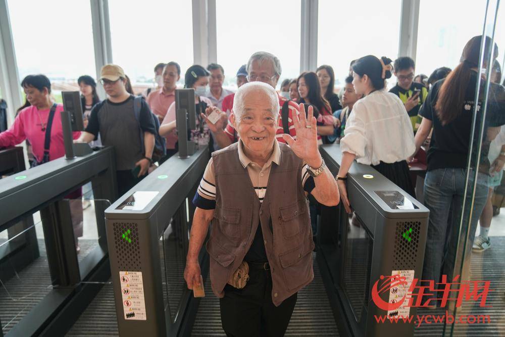 视频+图集｜白鹅潭大湾区艺术中心今日正式开门迎客