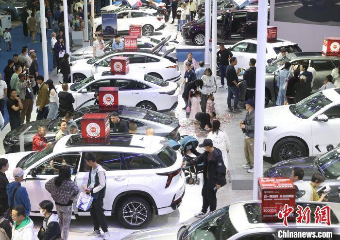 中新网记者 于晶 摄5月1日,2024宁夏"五一"国际车展在宁夏银川国际