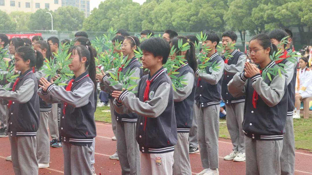 "诗韵承千年 运动展风采"——记凤翔实验学校春季田径