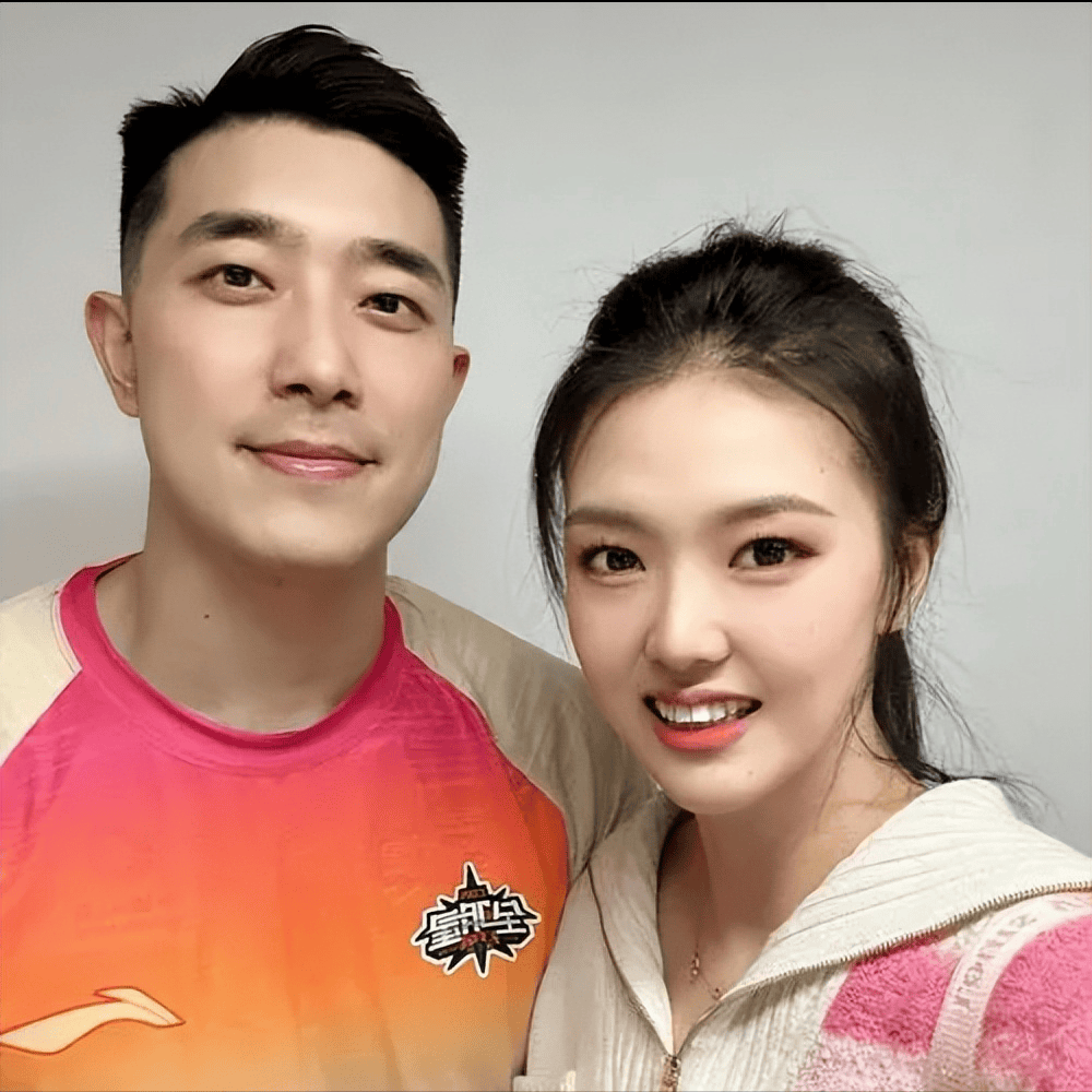 cba最幸福的富二代,母亲身价不菲,妻子是身高1米93的排球女神