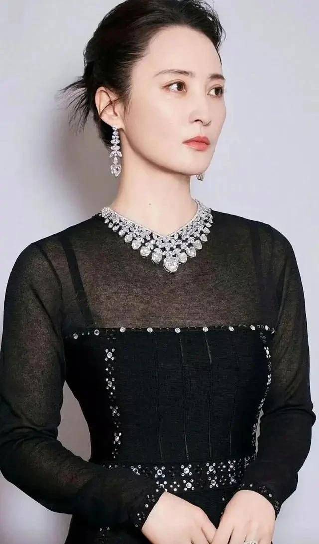 刘涛小姐姐太漂亮了性感美人图|十二位女明星,黑纱长裙魅惑系列