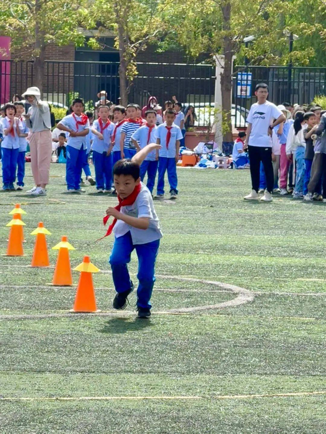华侨城实验学校"悦动水滴"趣味运动会