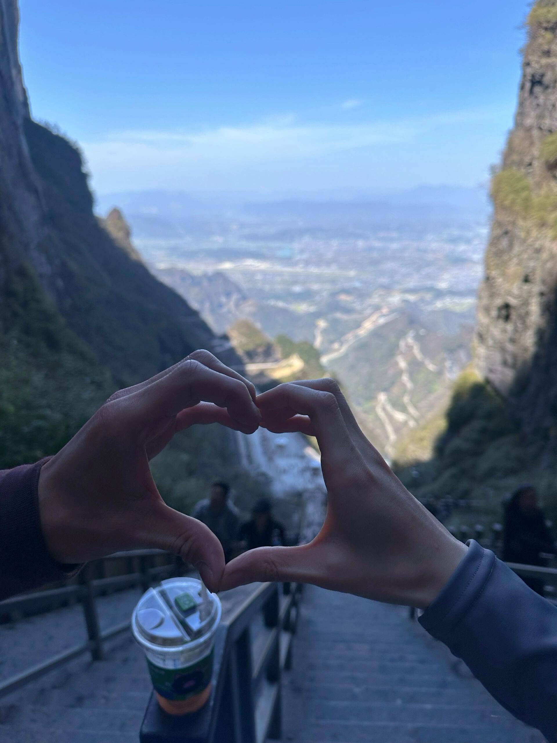 自己旅游照片发朋友圈图片