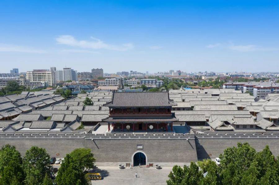 潍坊这些人免费乘坐公交车,免门票游园