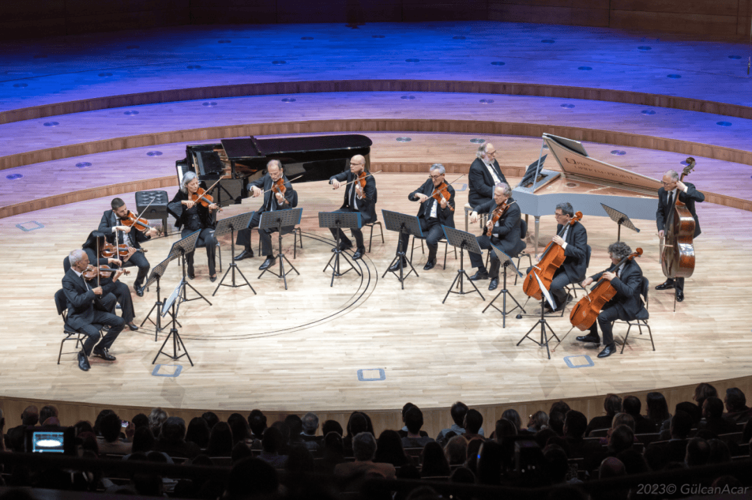 今夜弦音一响,谁还分得清自己是在米兰还是在闽南!