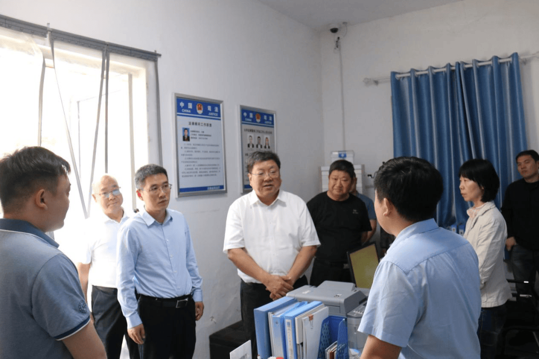 省司法厅党委委员,副厅长鲁建学一行到我市调研指导律师工作