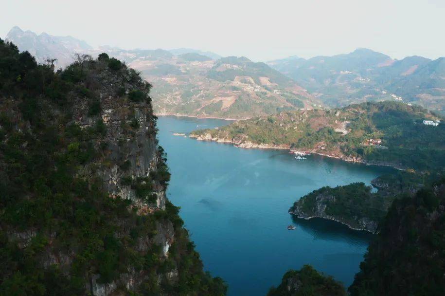 跟随专业导师探遍祖国广袤河山,亲眼见证课本封面,享受自然 人文双重