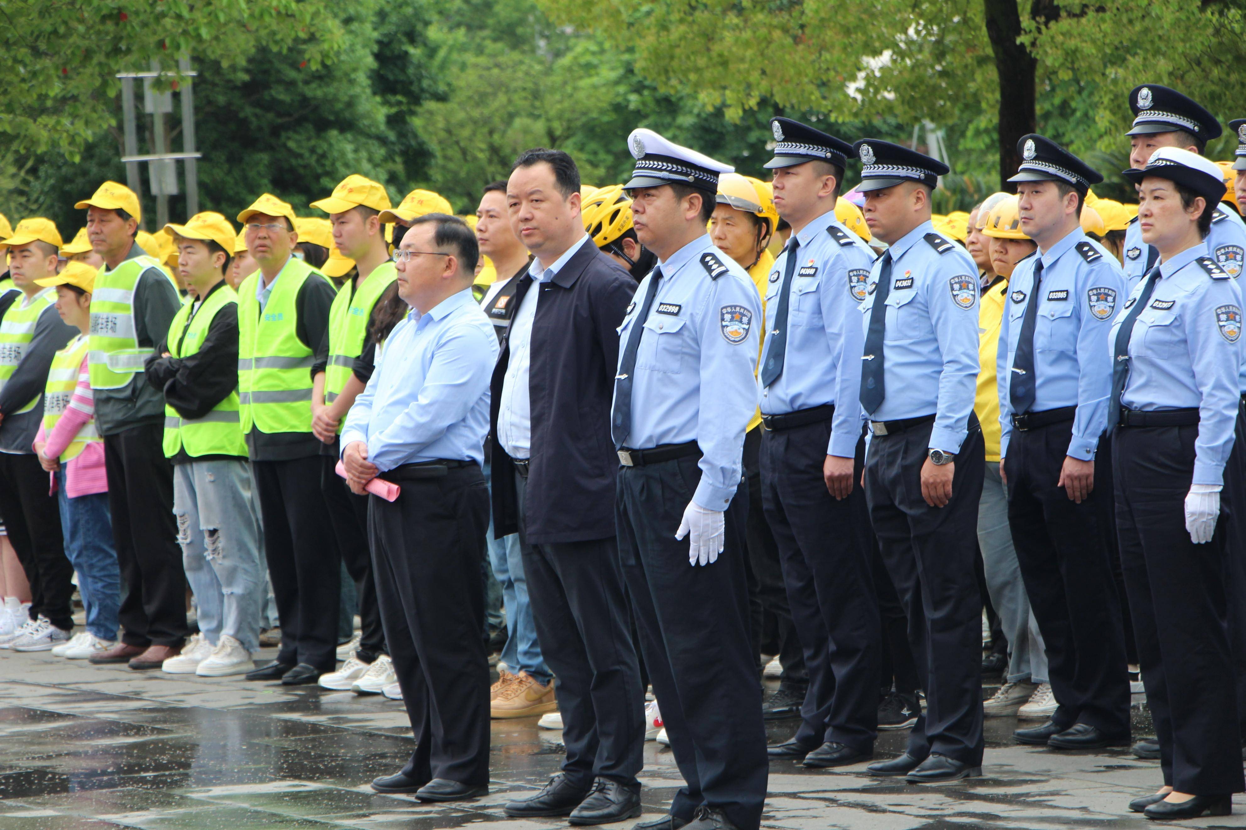 西乡县举行道路交通安全文明创建提质行动启动仪式