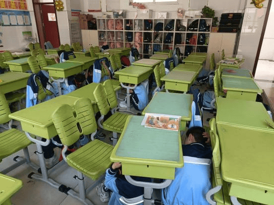 岱岳区智源小学开展防震应急疏散演练活动