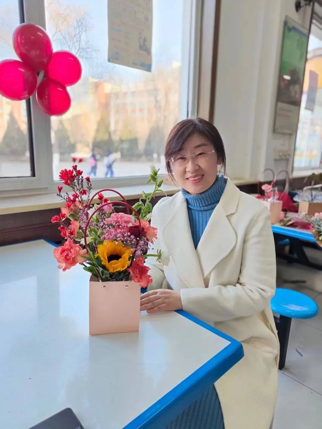 现就职于银川六中,担任语文教学和班主任工作.