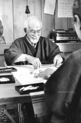 日本儿童从小学习打麻将!麻将兴趣班爆满,学会打麻将的好处有这么多?