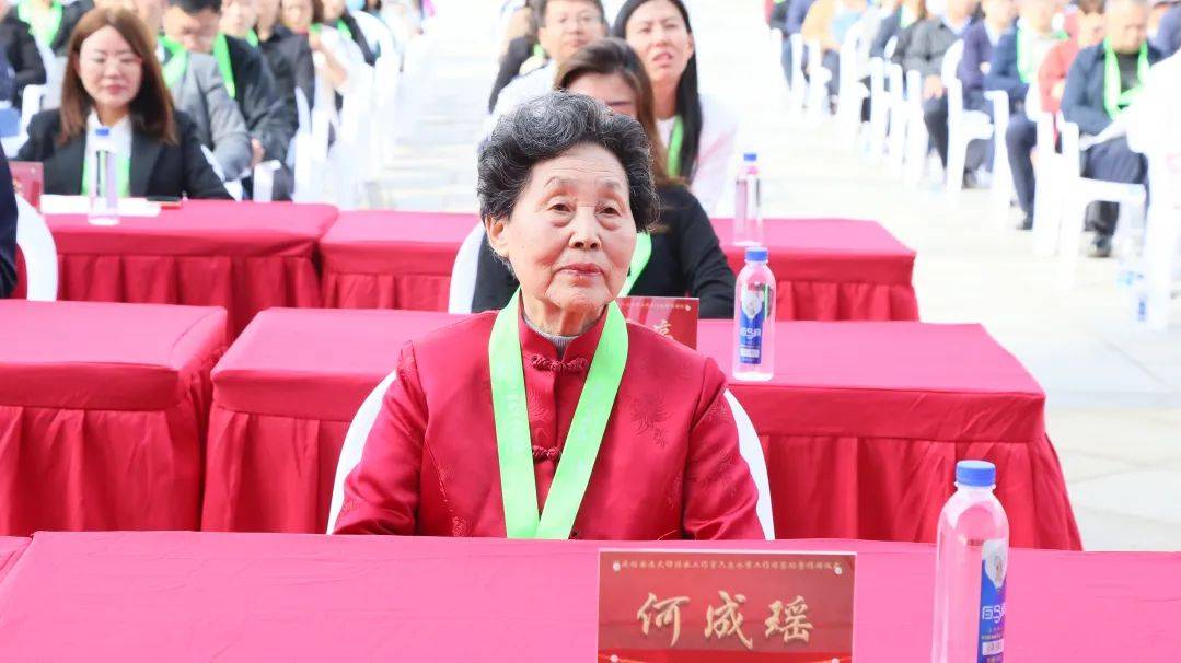 何成瑶国医大师传承工作室六盘水市工作站签约暨揭牌仪式举行_中医药_贵州_创新