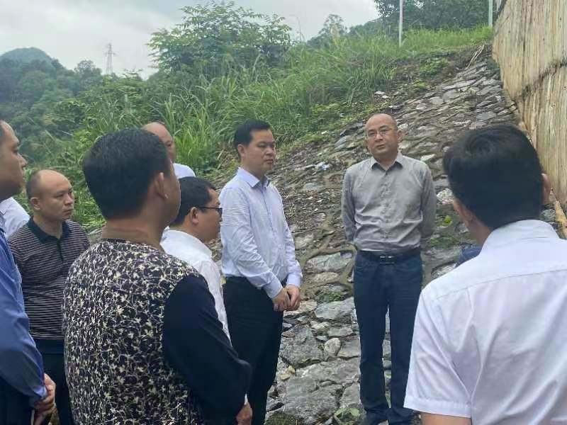 何德波强调,全县上下必须坚持对桥梁隐患零容忍的原