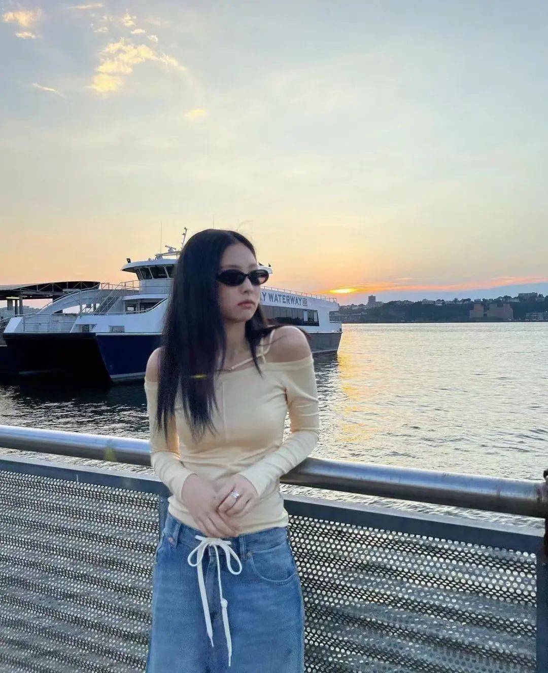 伊周星潮流|二登met gala的jennie被说造型丑?