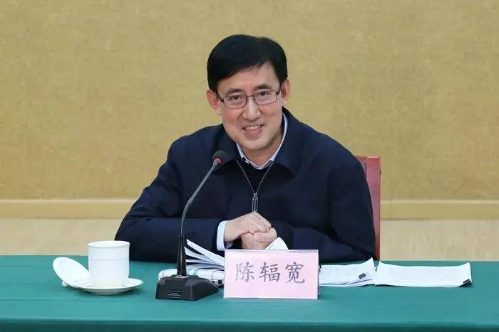 市委副书记,市委教育工委书记陈辐宽等参加.在天津有新职这位扬州人