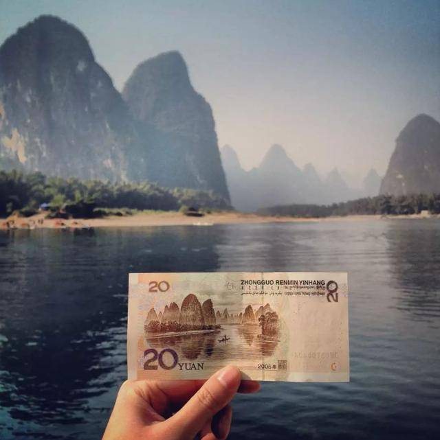 九寨沟的官方头衔繁多,但在民间,它的名声更是如雷贯耳.