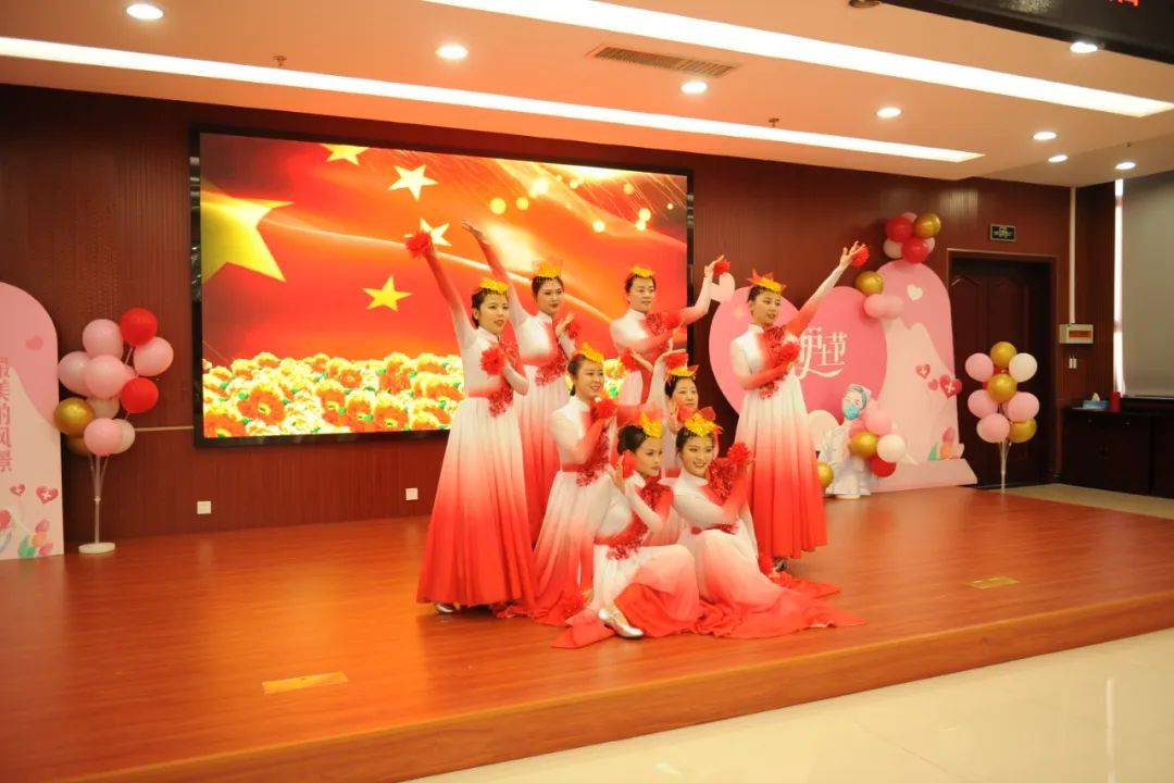 系统庆祝第113个国际护士节暨第二届"房山好护士"表彰大会成功举办