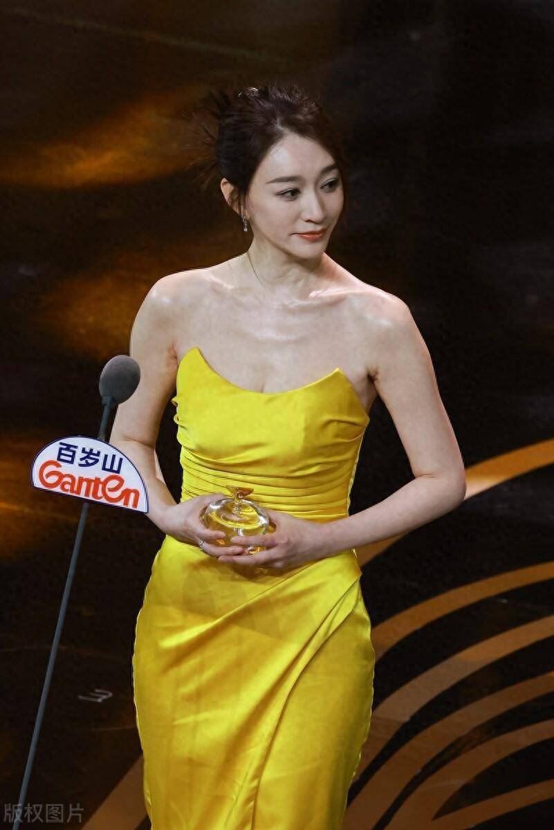 李小冉这身材,这才是尤物啊!