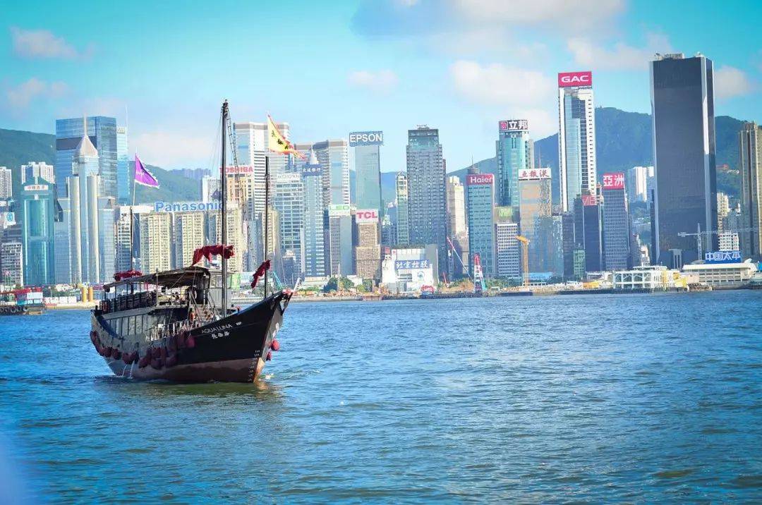 港珠澳大桥往返超值体验￥198元香港纯玩一天_黄大仙_国际都