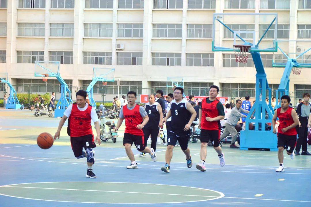 厉害了,音乐学院丨教师篮球赛顺利举行!精彩纷呈!