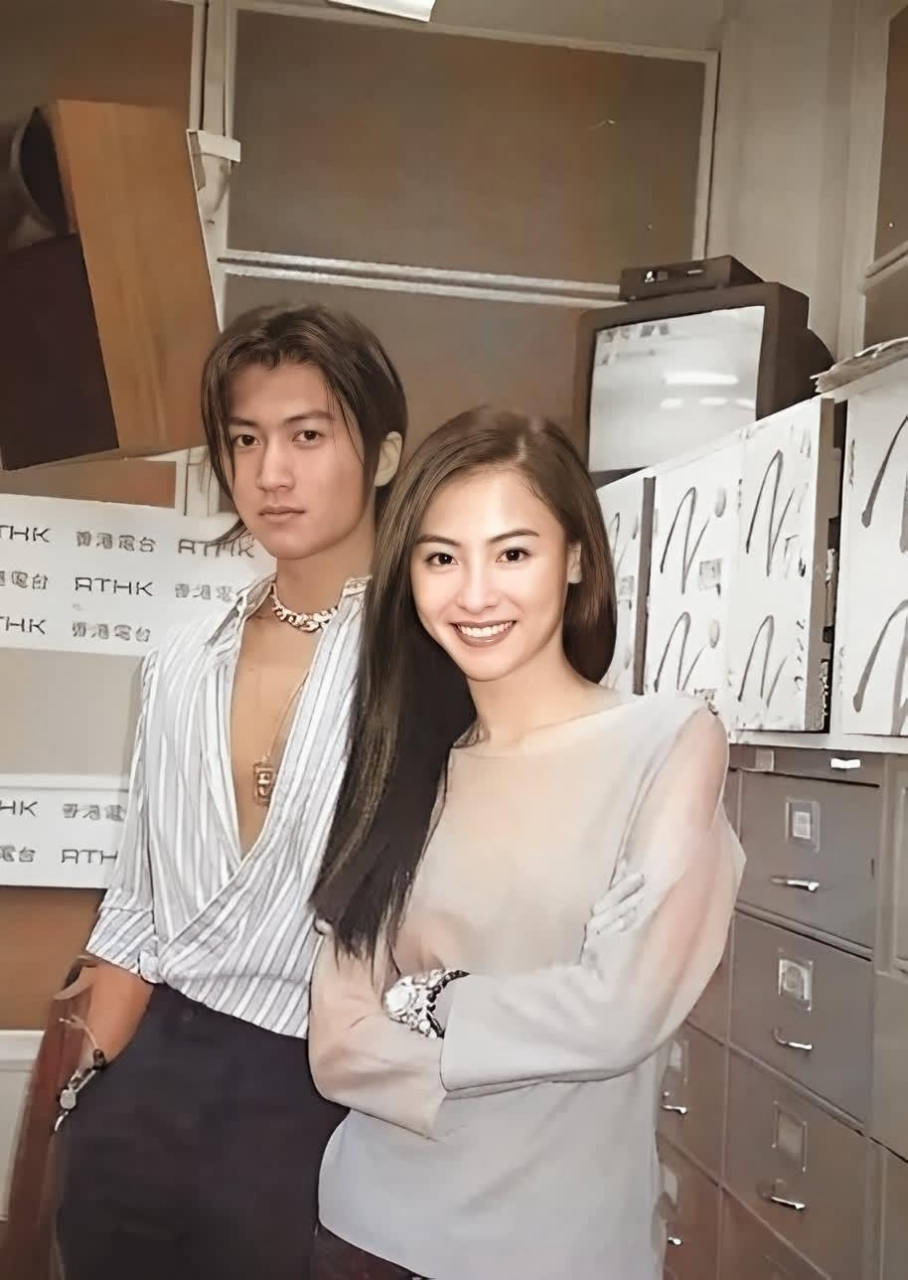 张柏芝做出这样的决定并不意外,毕竟离婚之后谢霆锋很快就跟前女友