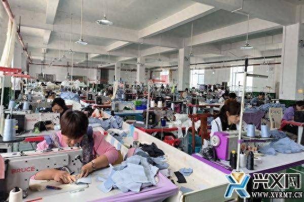 洒金街道:制衣企业让群众实现家门口就业