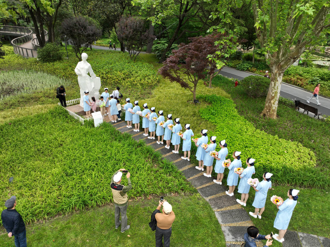 作为上海护理界最高荣誉,"左英护理奖"是以左英同志名字命名的护理奖