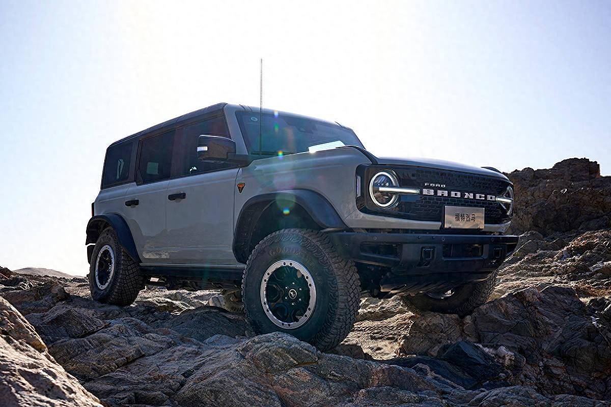 尽情去野 方盒子硬派越野车江铃福特烈马很"帅"