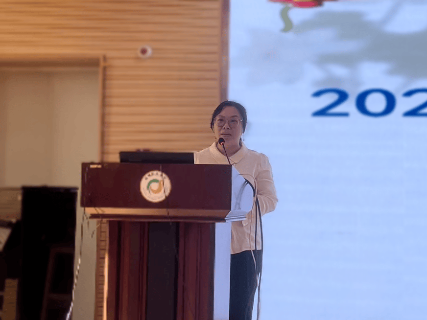 深析精研知得失 协同育人共成长——初一年段工作会