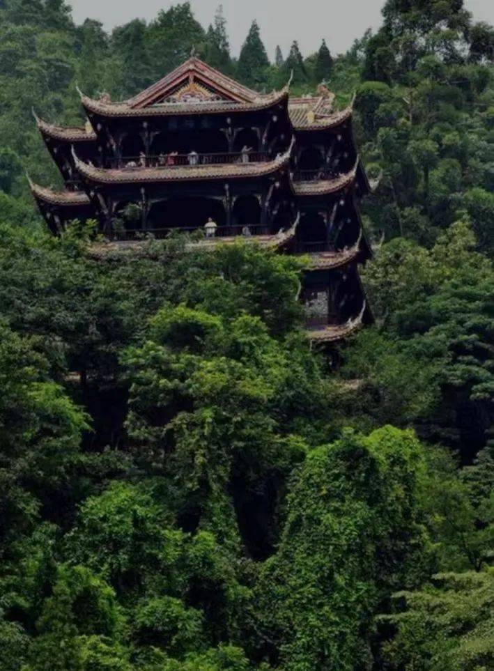 伏龙观76游经路线7676都江堰,位于四川省成都市都江堰市城西