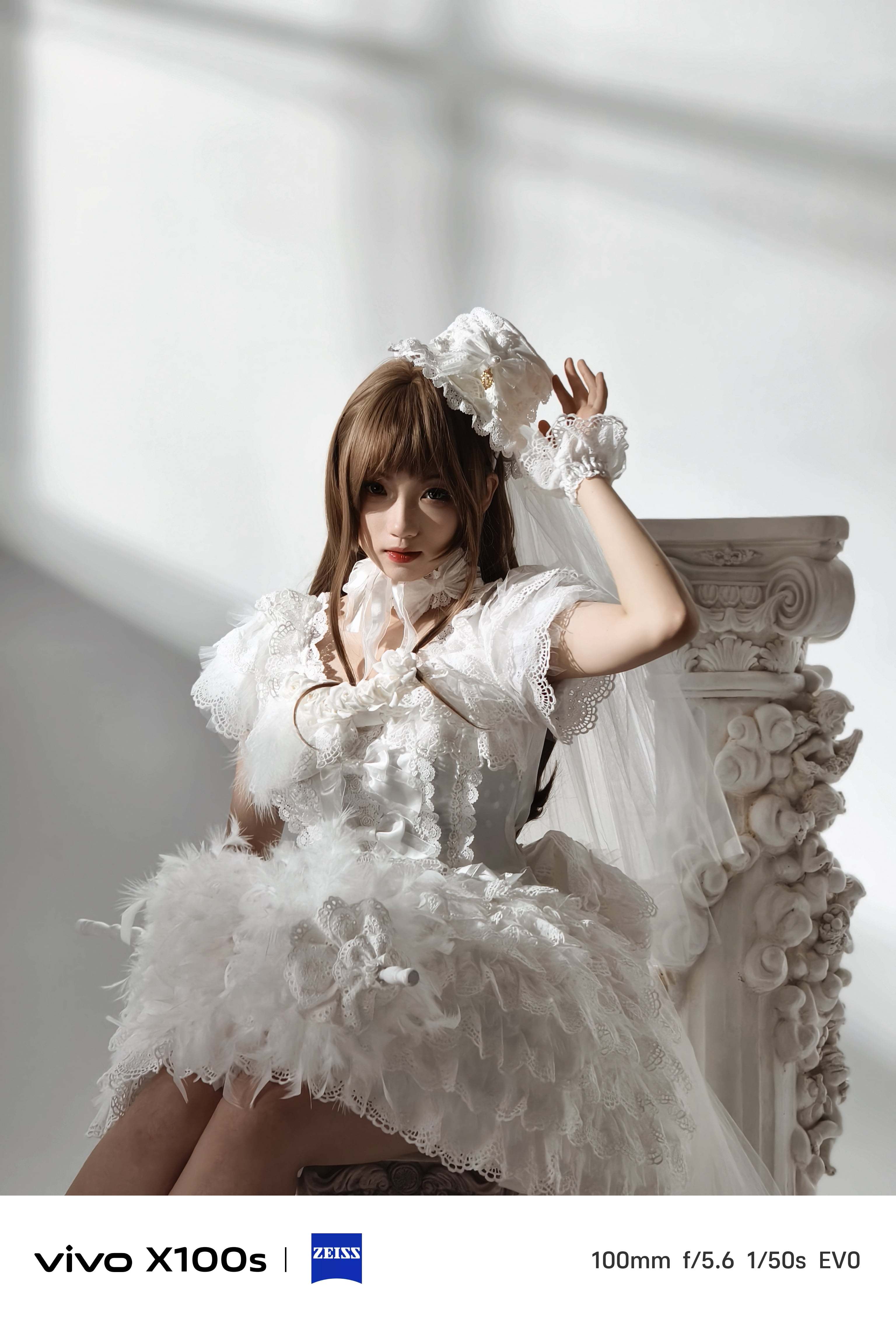 模特身上lolita裙还是用于装饰的罗马柱都呈现出了堪比相机的画质表现