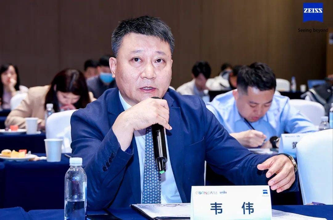  左右滑动查看更多>陆军特色医学中心(大坪医院)刘明明主任,陆军军医