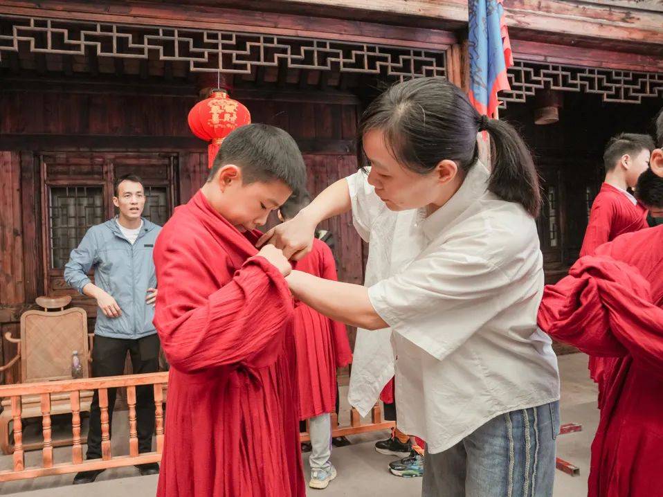 传承非遗文化 弘扬民族精神 | 哲商现代实验小学开展戚家军体验活动