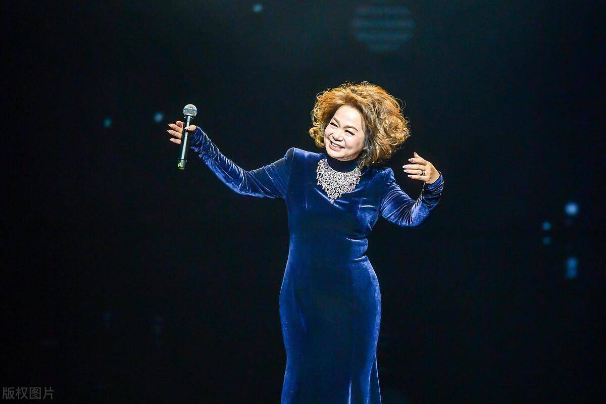 杜丽莎这身材,这才是尤物啊!