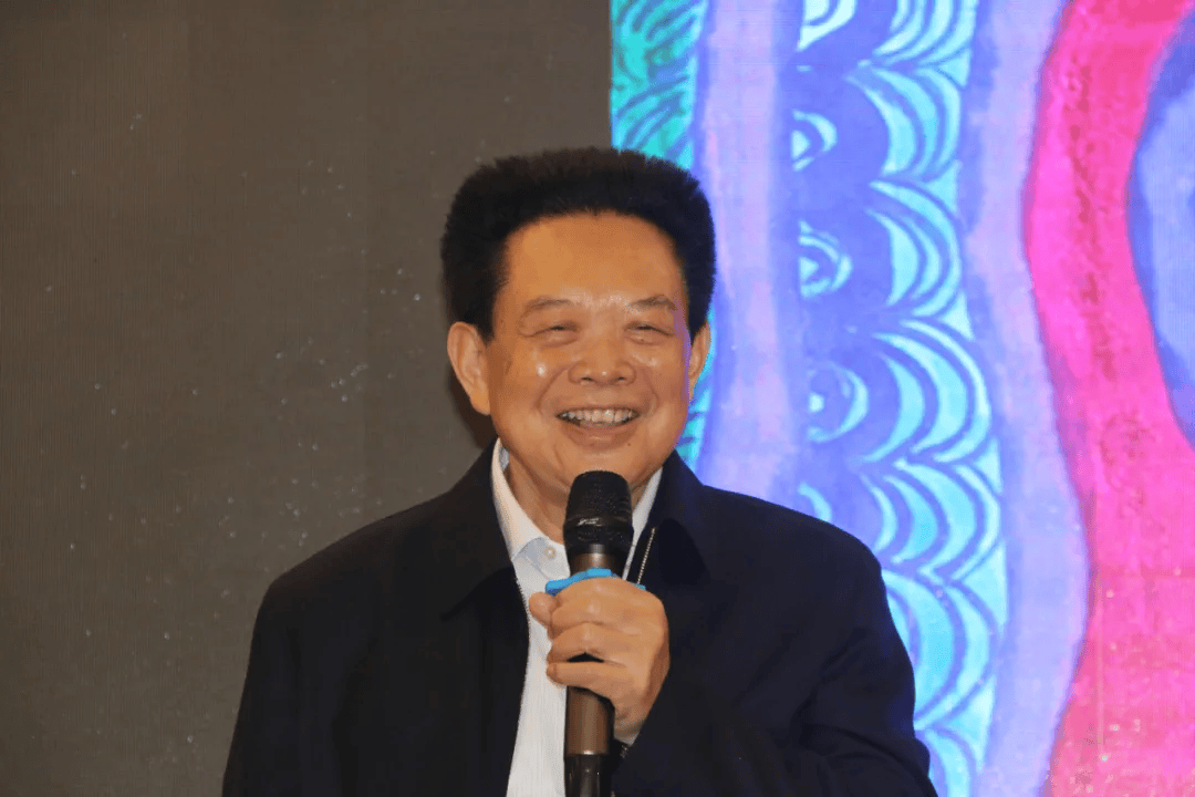 四川省文联原党组书记蒋东生四川省文联原党组书记蒋东生在致辞中说:"