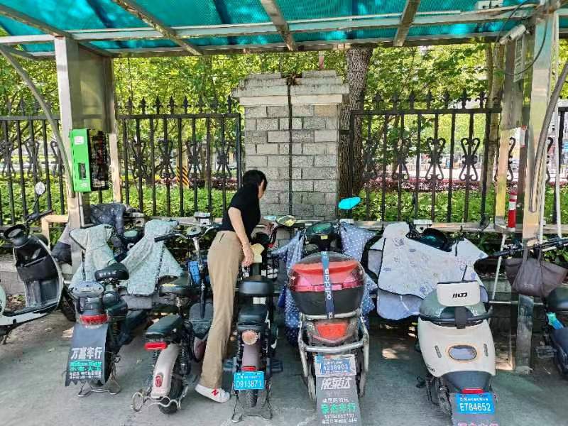 智能装置精准监测,"以奖代补"规范充电,嘉定探索电动自行车治理新模式