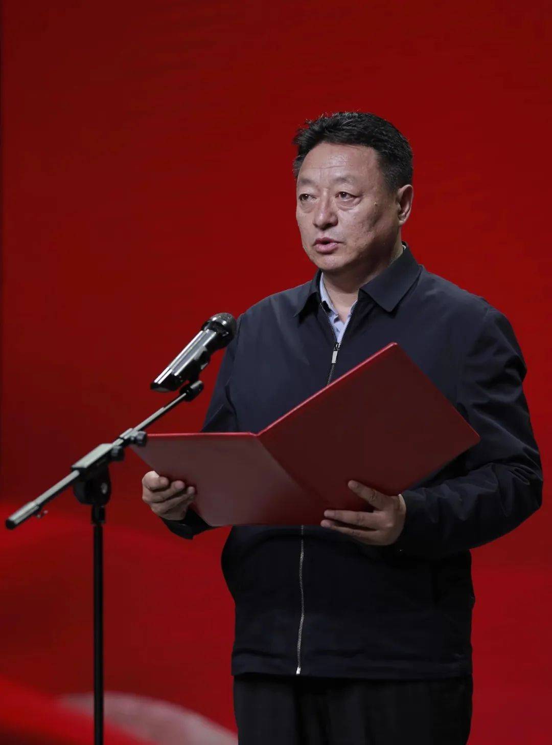 "京玉一家亲 共建心连心"玉树农牧民群众赴北京演出活动昨日举行