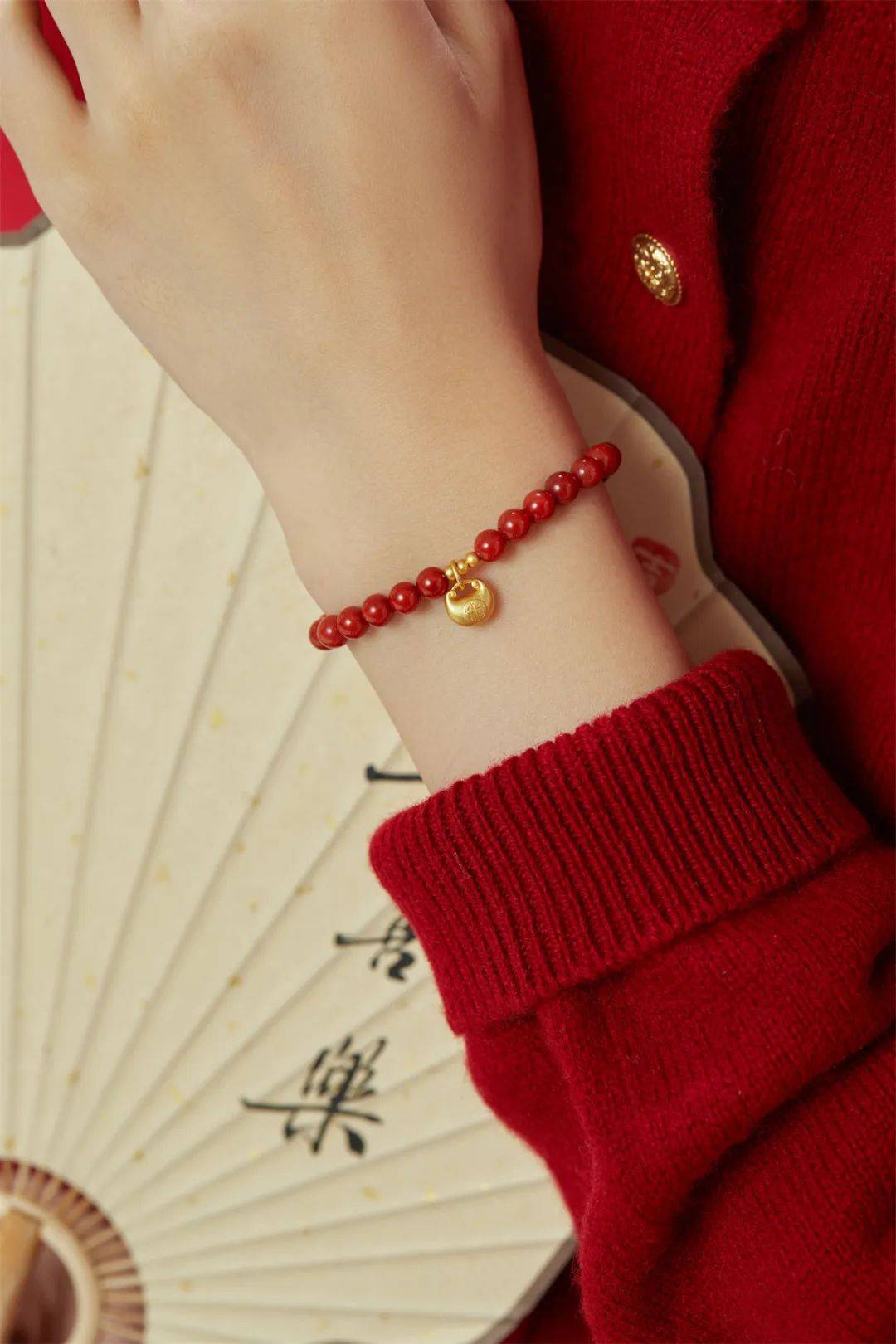 520就送她红色手链,太精致,太上头了!