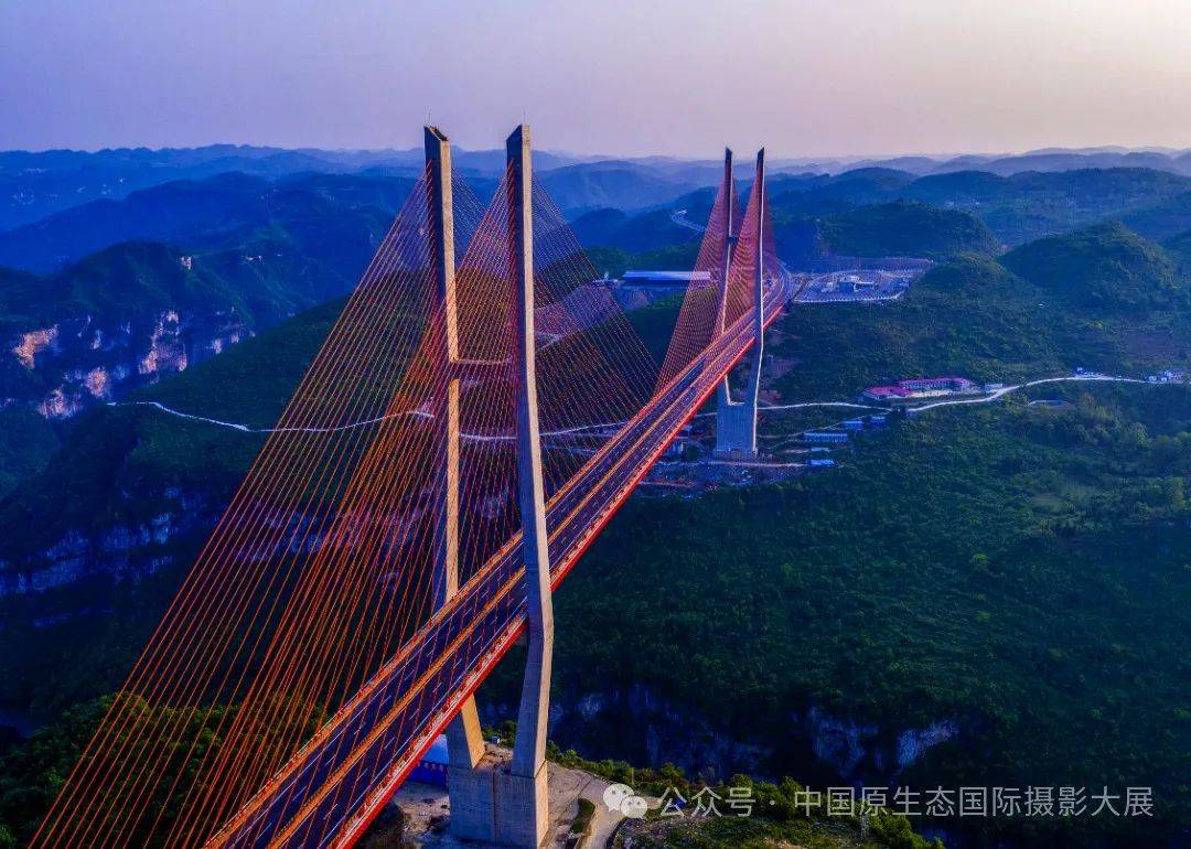 摄贵州 | 黔中飞虹:交通桥梁的壮丽篇章_发展_河大桥_龚小勇