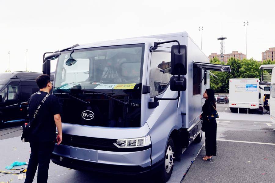 上海房车展凸显消费新趋势 比亚迪混动房车成新宠