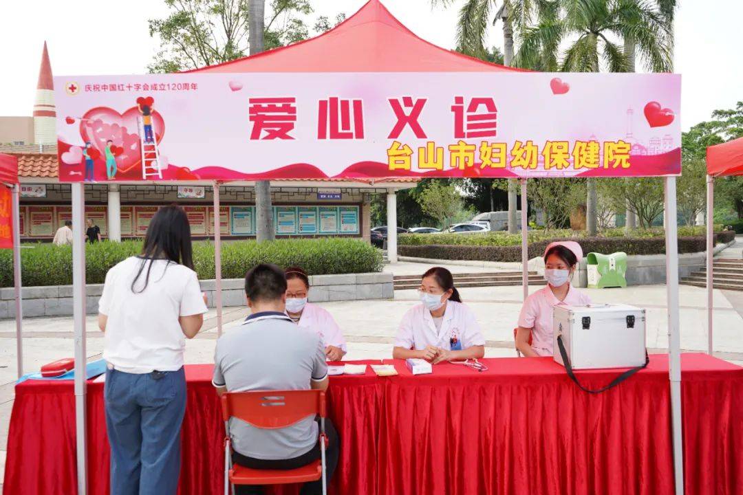 启动仪式后,来自各中小学,幼儿园的同学们带来了精彩的文艺演出.