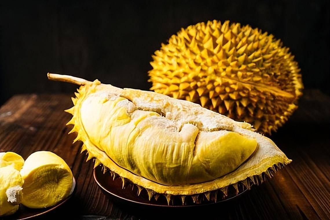 王医生的话让李华有些惊讶,他从未听说过榴莲会影响血压.