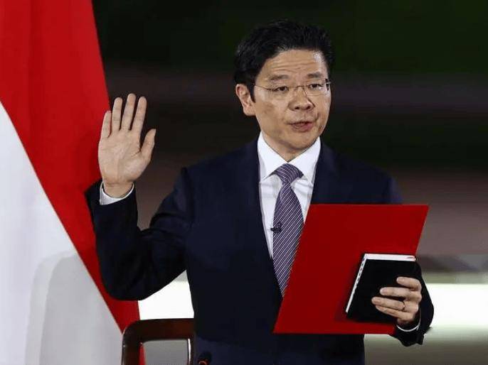 新加坡新老总理交接,黄循财宣誓就任新加坡总理,潮州人王瑞杰任副总理