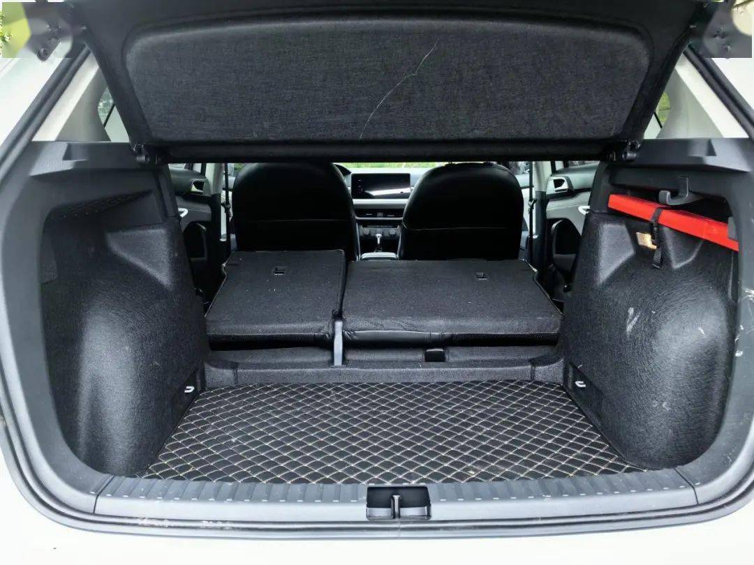 蓝电e5荣耀版对比大众途岳:自主,合资差距这么大?