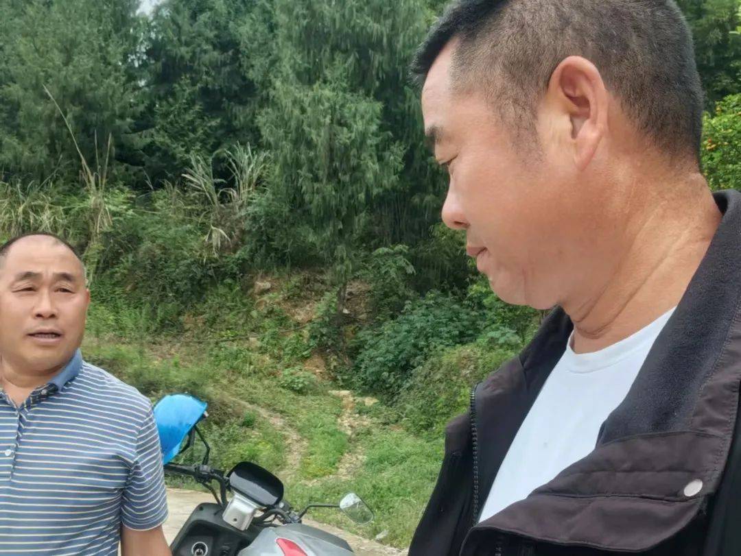 华山村5月6日,华山村支书周正斌开展入户