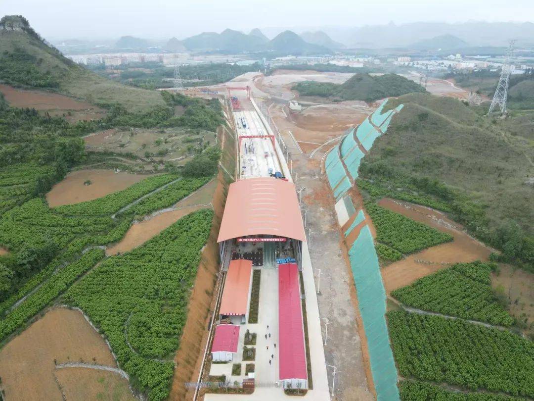 【围绕"四新"主攻"四化"】中铁六局助力普定高质量发展